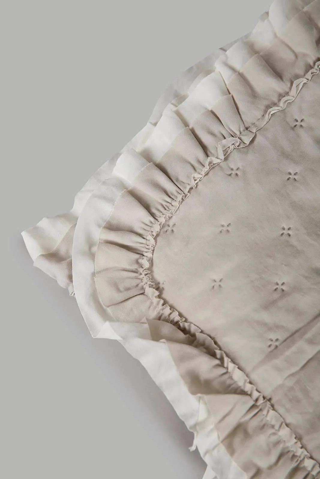 Beige 3 Piece Dotted Bedspread With Ruffles (Double Size)