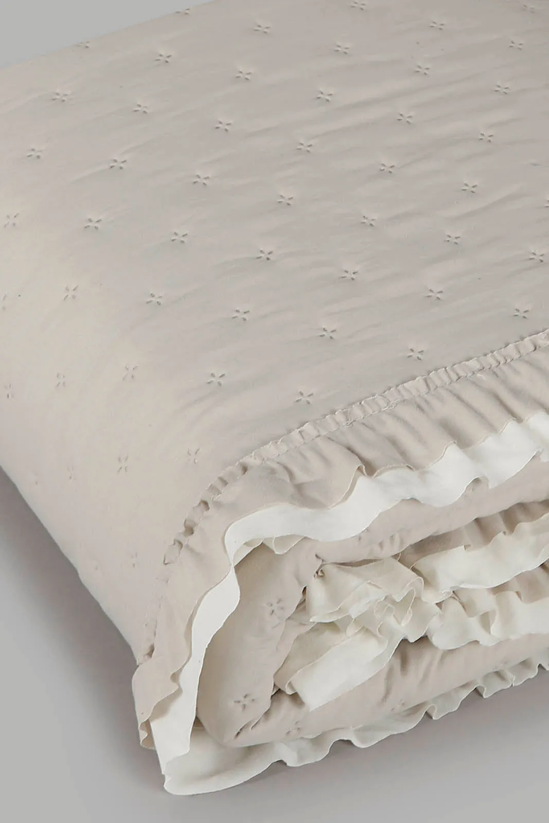 Beige 3 Piece Dotted Bedspread With Ruffles (Double Size)
