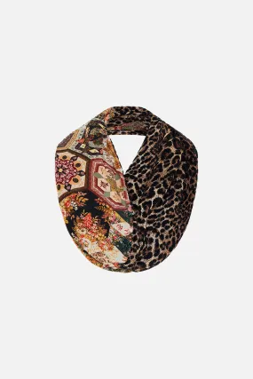 DOUBLE SIDED SCARF STITCHED IN TIME