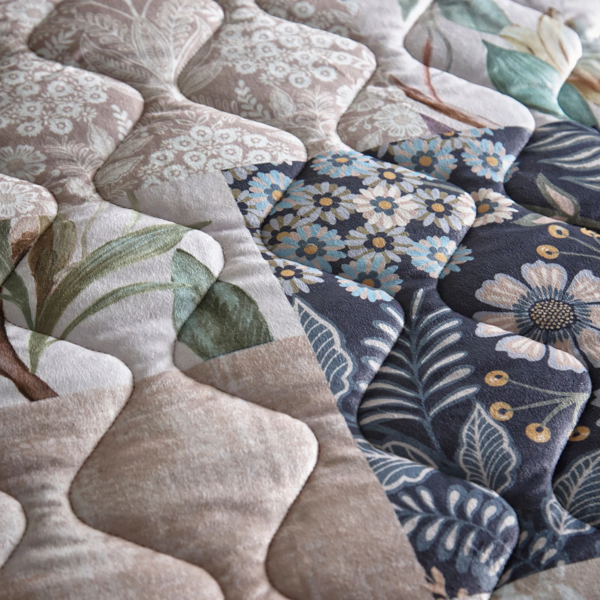 Elswyth Bedspread by Appletree Heritage in Green 200cm X 230cm