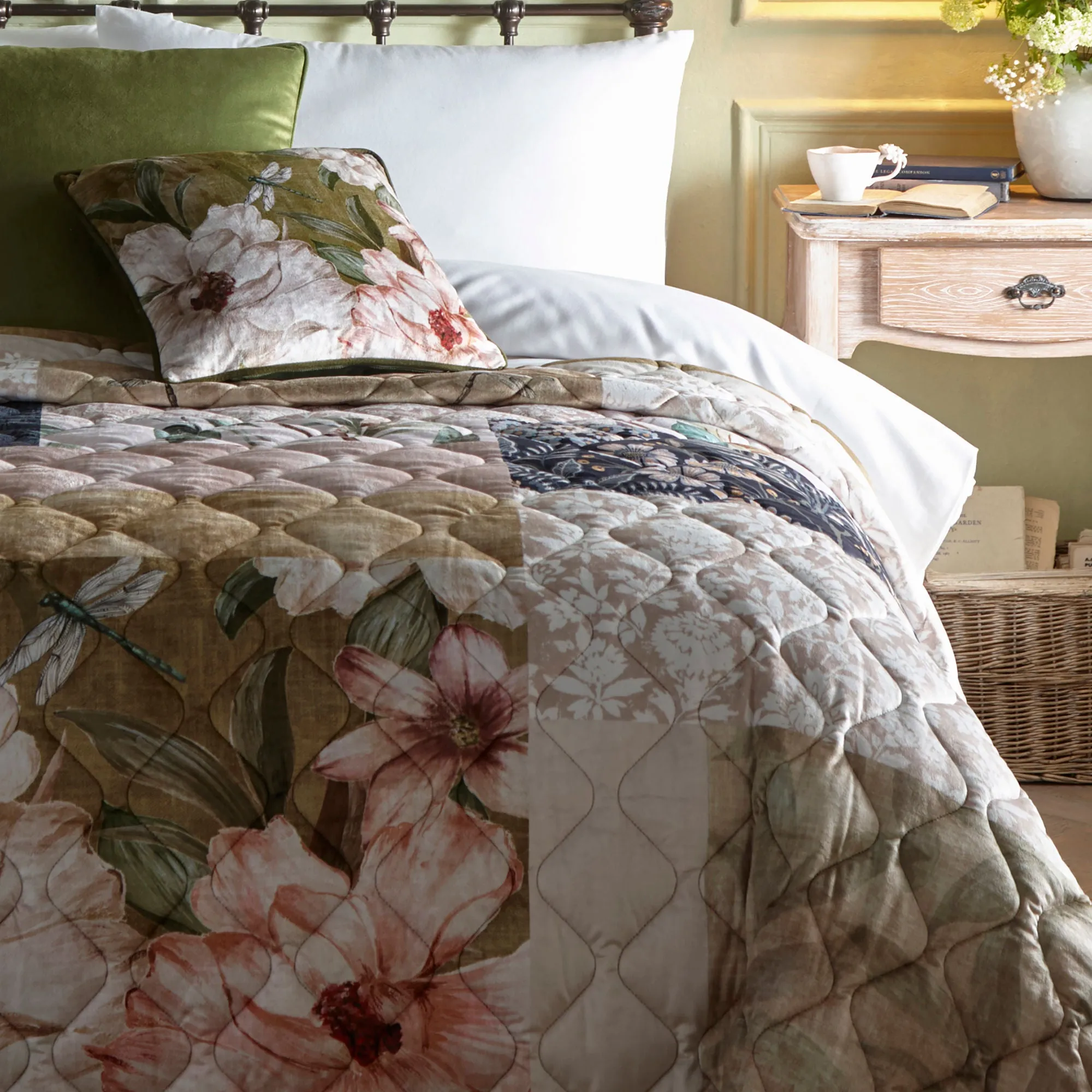 Elswyth Bedspread by Appletree Heritage in Green 200cm X 230cm
