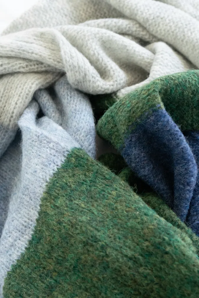 knit scarf - delta - lake colors