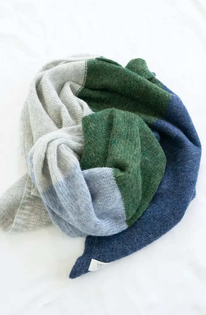 knit scarf - delta - lake colors