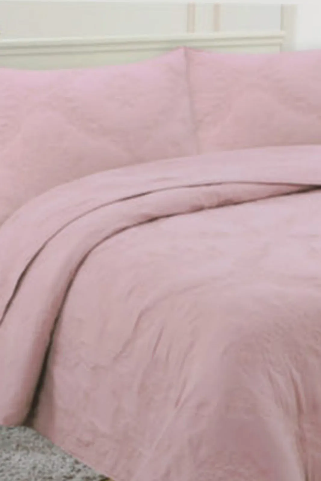 Pink Floral Embroidered Bedspread 3 Pieces (Double Size)